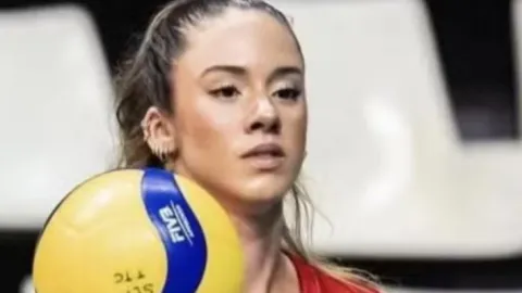 Jen milimetry od tragédie: Volejbalovou krásku postřelily při loupeži