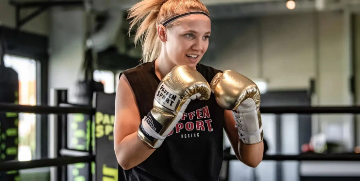 Neodjela jediný závod, teď se chystá na olympiádu. Německá boxerka chce být cyklistkou
