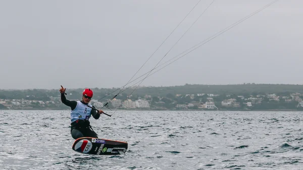 Na zasněžené Mallorce začal Světový pohár olympijských tříd v hodně netypických podmínkách